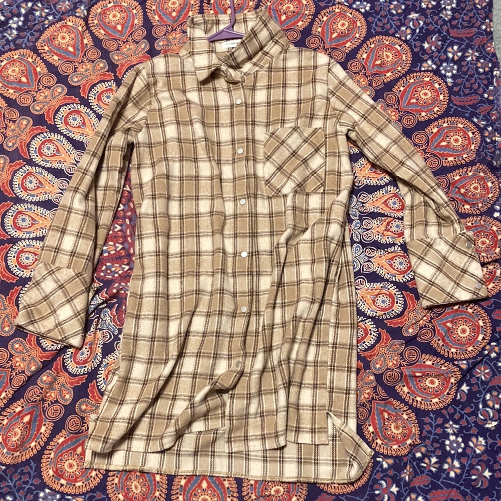 Long sleeve Color Theory plaid button up